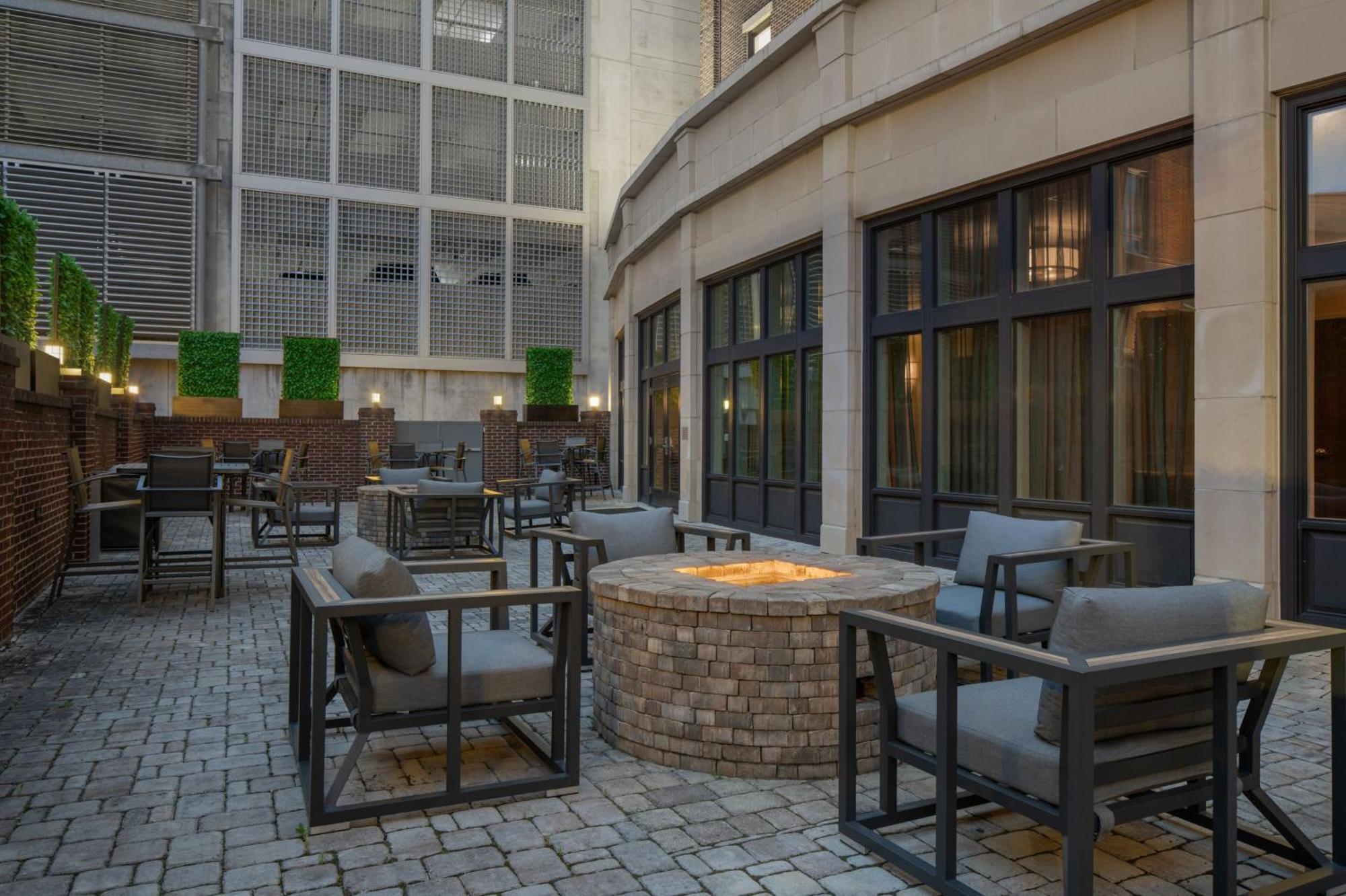 Fairfield Inn & Suites By Marriott Savannah Downtown Historic District Exterior foto